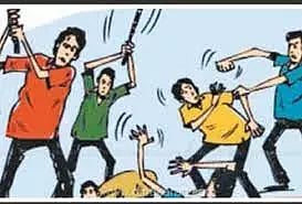 மதுகுடித்த போது தகராறு:வாலிபர் மீது தாக்குதல்