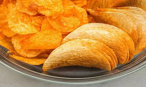 ஈரோட்டில் உள்ள டிபார்ட்மெண்ட் ஸ்டோரில்6½ கிலோ காலாவதியான உணவு பொருட்கள் பறிமுதல்உணவு பாதுகாப்பு அதிகாரிகள் நடவடிக்கை