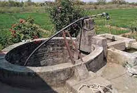 கிணற்றில் குதித்து பெண் இறந்தார்