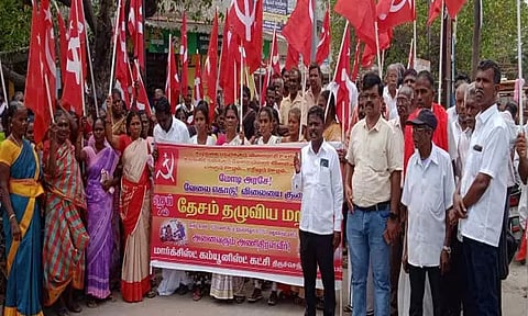 திருச்செந்தூரில் மறியலில் ஈடுபட்ட மார்க்சிஸ்ட் கம்யூனிஸ்டு கட்சியினர் 100 பேர் கைது
