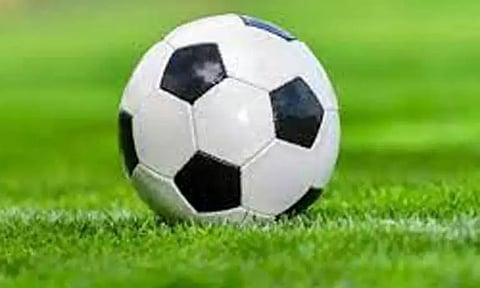 மாநில கால்பந்து போட்டியில்திருச்சி அணி வெற்றி