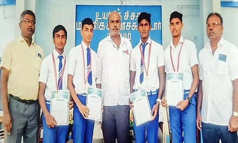 வட்டார விளையாட்டு போட்டி:காரப்பேட்டை பள்ளி மாணவர்கள் சாதனை