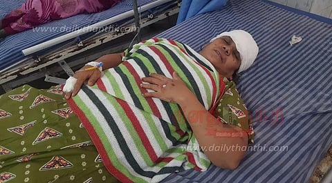 வீடு புகுந்து பெண்ணை சுத்தியலால் தாக்கி 7 பவுன் நகை பறிப்பு