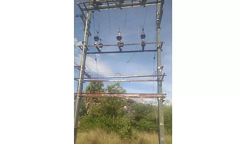 மின்மாற்றி பழுதால் தண்ணீர் இன்றி கருகும் நற்பயிர்கள்