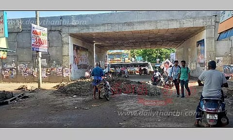 மதகடிப்பட்டு-மடுகரை சாலை துண்டிப்பு