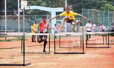 வாழப்பாடி மைய அளவிலான விளையாட்டு போட்டி-600 மாணவ, மாணவிகள் பங்கேற்பு