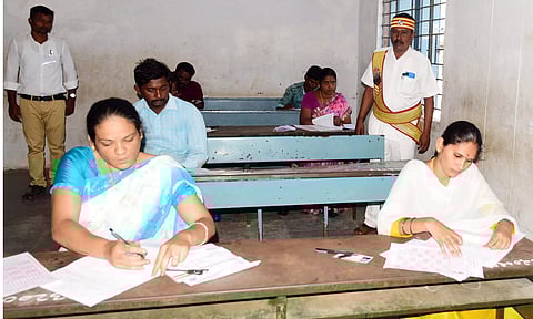 வட்டார கல்வி அதிகாரிகளுக்கான தேர்வு