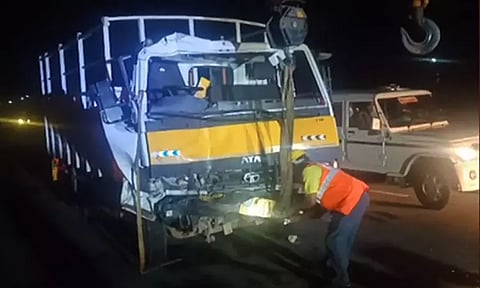 வாணியம்பாடி அருகே நிகழ்ந்த சாலை விபத்தில் 7 பேர் பரிதாப பலி