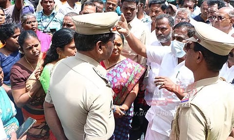 நடவடிக்கை எடுக்கக்கோரி, போலீஸ் சூப்பிரண்டு அலுவலகம் முற்றுகை