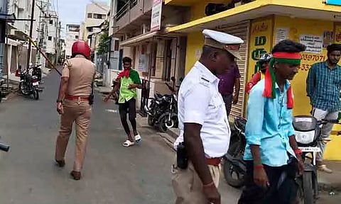 இமானுவேல் சேகரனின் நினைவு நாள் அனுசரிப்பு: ஊர்வலம் வந்த வாலிபர்கள் மீது போலீசார் தடியடி