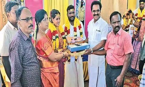 காஞ்சீபுரம் குமரக்கோட்டம் முருகன் கோவிலில் 3 ஜோடிகளுக்கு திருமணம்