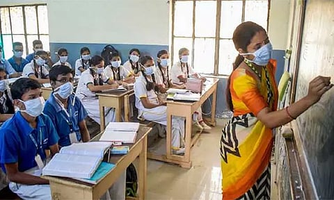 ஒடிசா அரசு பள்ளிகளில் 20,000 இளநிலை ஆசிரியர்களை நியமிக்கத் திட்டம்