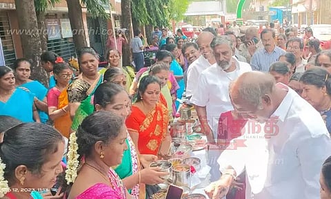 பாரம்பரிய உணவு வகைகளை ருசித்த முதல்-அமைச்சர் ரங்கசாமி