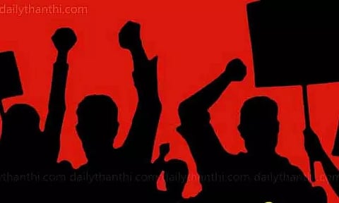 கம்பத்தில் எம்.எல்.ஏ. பங்கேற்ற நிகழ்ச்சியில் தி.மு.க.வினர் கைகலப்பு