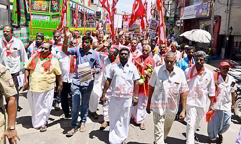 தபால் நிலையத்தை முற்றுகையிட்டு இந்திய கம்யூனிஸ்டு கட்சியினர் போராட்டம்