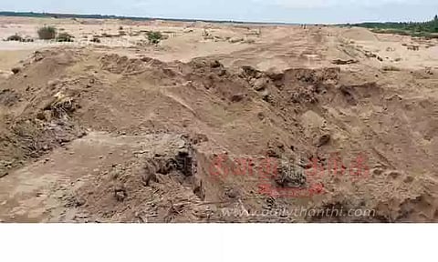 அமலாக்கத்துறை சோதனை: கரூரில் மணல் குவாரி பணிகள் நிறுத்தம்