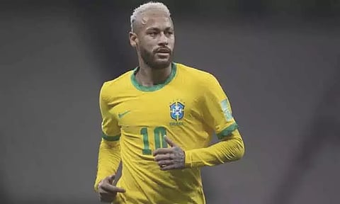 பிரேசில் கால்பந்து வீரர் நெய்மார் கோல் அடிக்க கூடாது என சடங்குகள் செய்த பெரு நாட்டு மத பயிற்சியாளர்கள்..!!