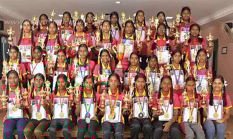 பள்ளி மாணவர்கள் சாதனை