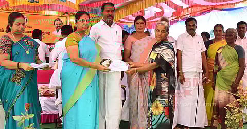 கொங்கரப்பட்டி மக்கள் தொடர்பு திட்ட முகாம்:204 பயனாளிகளுக்கு நலத்திட்ட உதவிகள்கலெக்டர் சாந்தி வழங்கினர்