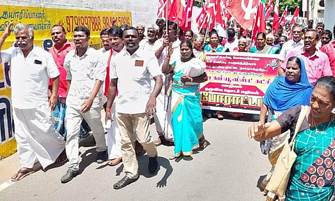 மத்திய அரசை கண்டித்து இந்திய கம்யூனிஸ்டு போராட்டம்: ஸ்ரீரங்கம், மணப்பாறையில் 138 பேர் கைது