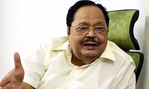 மக்கள் கூடும் இடங்களில் இனிப்பு வழங்கி கொண்டாட வேண்டும் - தி.மு.க.வினருக்கு துரைமுருகன் அறிவுறுத்தல்