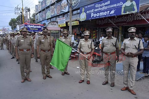 விநாயகர் சதுர்த்தியையொட்டி போலீஸ் அணிவகுப்பு