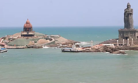 விவேகானந்தர் மண்டபத்துக்கு படகு போக்குவரத்து தாமதம்