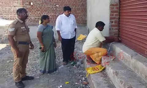 அனுமதியின்றி இயங்கிய 8 பட்டாசு கடைகளுக்கு 'சீல்'