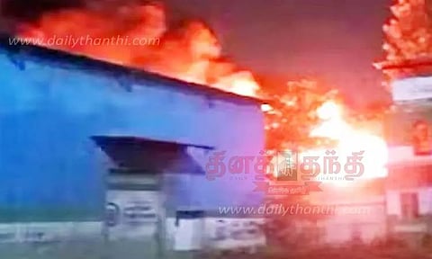 செருப்பு குடோனில் பயங்கர தீ; ரூ.5 கோடி பொருட்கள் நாசம்