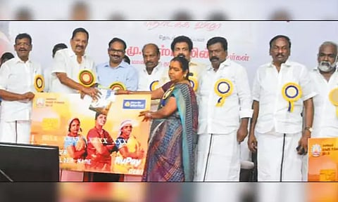 திருவள்ளூரில் கலைஞர் மகளிர் உரிமை தொகை திட்ட நிகழ்ச்சி - அமைச்சர் காந்தி தலைமை தாங்கினார்