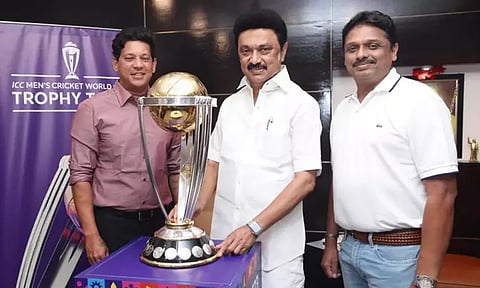 'இந்தியா வெல்லும்' - உலகக்கோப்பையுடன் முதல்-அமைச்சர் மு.க.ஸ்டாலின்...!