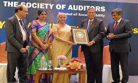 இந்து மதத்திற்கு எதிராக கேள்வி கேட்பவர்கள் மற்ற மதத்தில் உள்ள குறைகளை கேட்பார்களா? - நிர்மலா சீதாராமன்