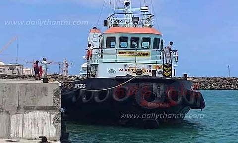 கூடங்குளத்தில் மிதவை கப்பலை மீட்பதில் சிக்கல்; அதிகாரிகள் தீவிர ஆலோசனை