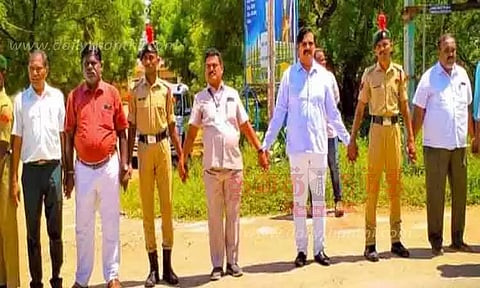 பிளாஸ்டிக் ஒழிப்பு விழிப்புணர்வு மனித சங்கிலி