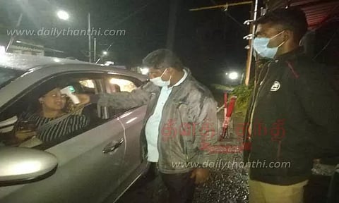 சோதனைச்சாவடிகளில் 24 மணி நேரமும் தீவிர கண்காணிப்பு