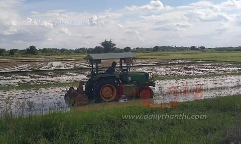 வயலை தயார்படுத்தும் பணி