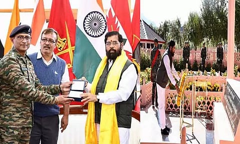 எதிர்க்கட்சிகளின் திட்டம் பிரதமர் மோடியை தோற்கடிக்க நினைப்பது, ஆனால் ஆடுகளால் சிங்கத்துடன் சண்டையிட முடியாது - மராட்டிய முதல்-மந்திரி ஷிண்டே