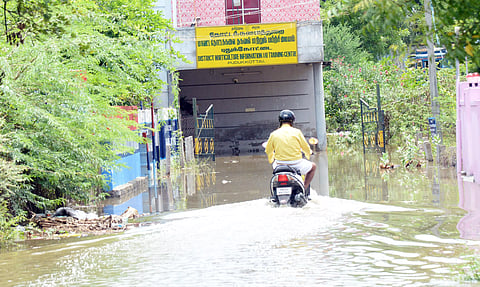 தோட்டக்கலைத்துறை அலுவலகத்தை மழைநீர் சூழ்ந்தது