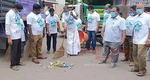 ஆரணி பஸ் நிலைய வளாகத்தில் தூய்மை பணிகள்