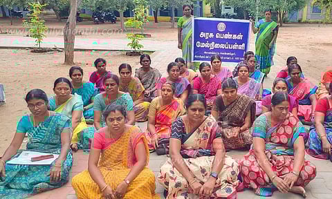 ஆசிரியர்கள் உள்ளிருப்பு போராட்டம்