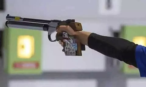 உலகக் கோப்பை துப்பாக்கி சுடுதல் போட்டி : இந்திய வீராங்கனைக்கு வெள்ளிப்பதக்கம்