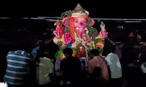 திருச்செந்தூர் கடலில்110 விநாயகர் சிலைகள் கரைப்பு