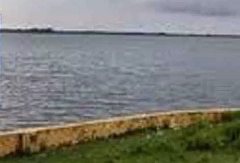 தென்பெண்ணையாற்றை கடக்க பொதுமக்களுக்கு தடை