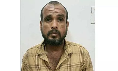 திருடிய 4 செல்போன்களை திரும்ப ஒப்படைக்க உரிமையாளரிடம் பேரம் பேசிய வாலிபர்