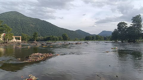 ஒகேனக்கல்லுக்கு நீர்வரத்து வினாடிக்கு 5 ஆயிரம் கனஅடியாக நீடிப்பு