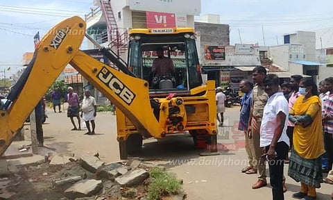 ஆக்கிரமிப்புகள் அகற்றம்