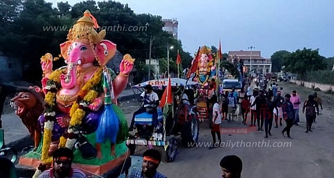 20 விநாயகர் சிலைகள் கடலில் கரைப்பு