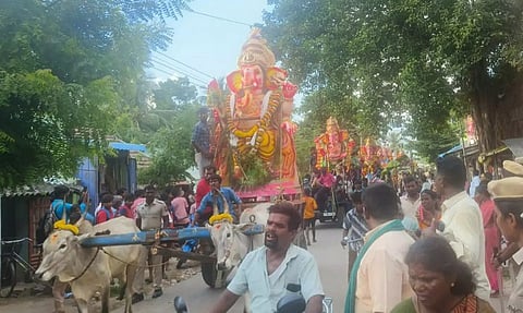 மணலூர்பேட்டையில் விநாயகர் சிலைகள் ஊர்வலம் :போலீஸ் பாதுகாப்புடன் நடந்தது