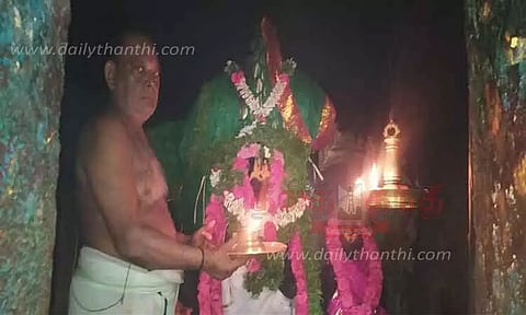 கழுகுமலை பெருமாள் கோவிலில் புரட்டாசி சனிக்கிழமை சிறப்பு வழிபாடு