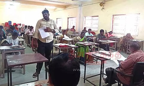 தட்டச்சு தேர்வு விடைத்தாள்கள் திருத்தும் பணி தொடங்கியது